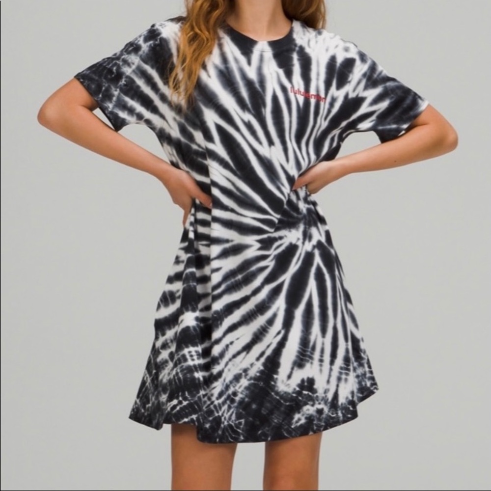 Lululemon LA All Yours Pocket T-Shirt Dress
Black & White Tie Dye